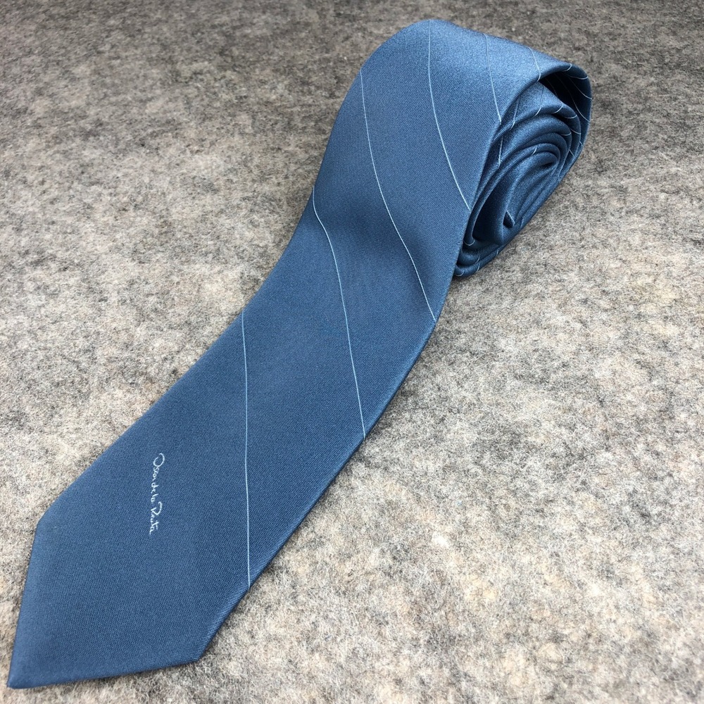 Oscar de la Renta Men's Blue Striped Silk Blend Necktie 54x3 Inches